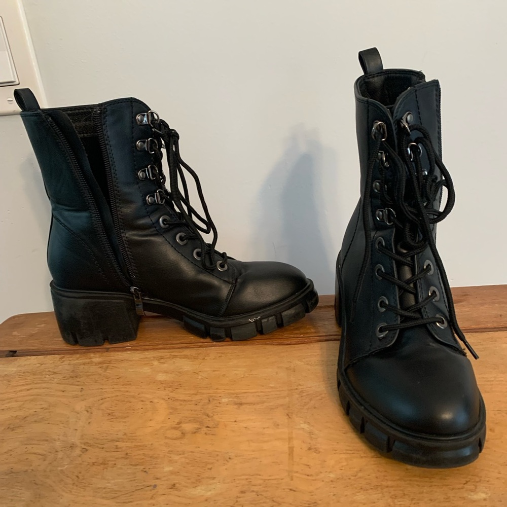 Very good condition.